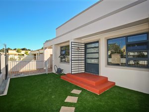 3 Bedroom House in Rondebosch East