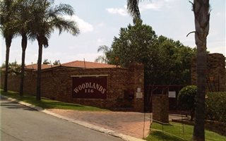 2 Bedroom Simplex in Weltevreden Park