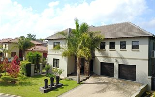 4 Bedroom House in Rietvalleirand