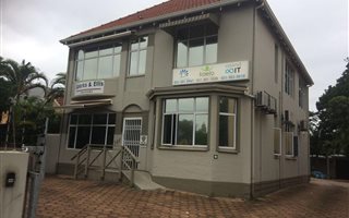 145 m² Commercial space in Glenwood