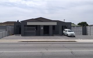 200 m² Office Space in Newton Park