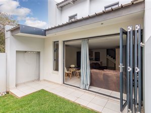 3 Bed Apartment in Rynfield