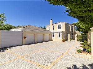 5 Bed House in Westlake