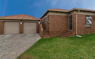 3 Bedroom House in Monavoni