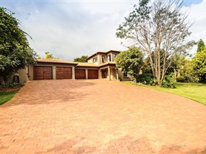 8 Bed House in Honingklip AH