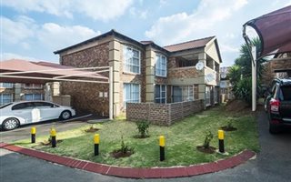 2 Bedroom Townhouse in Liefde en Vrede