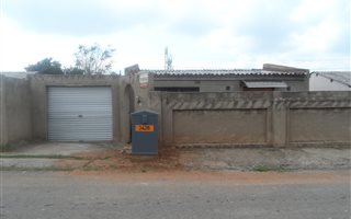 2 Bedroom House in Naledi