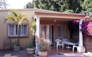 1 Bedroom Garden Cottage in Monument Park