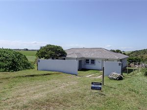 4 Bedroom House in Kaysers Beach