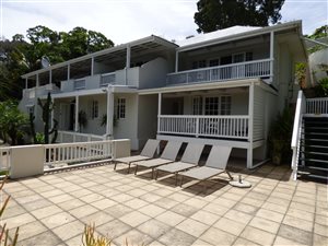 6 Bedroom House in Paradise