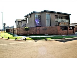 3 Bed House in Clayville