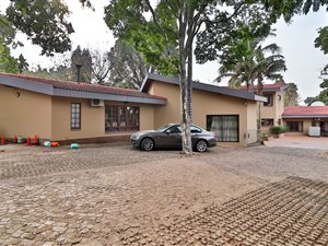 5 Bed House in Brummeria