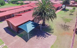 3 Bedroom Townhouse in Middelburg South