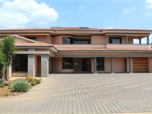 5 Bed House in Helderwyk Estate