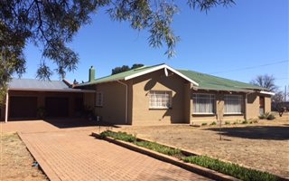 3 Bedroom House in Reddersburg