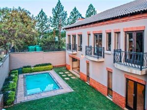 4 Bed House in Olympus