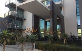 1296 m² Office Space in Bramley