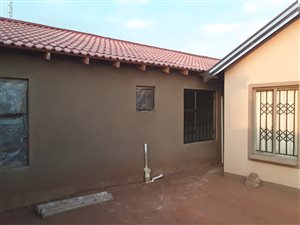 1 Bed Apartment in Protea Glen