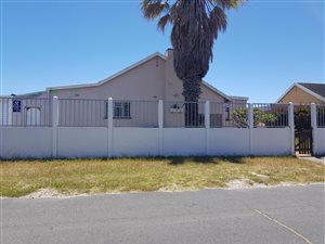 4 Bed House in Grassy Park