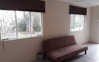 1 Bedroom Garden Cottage in Pelham