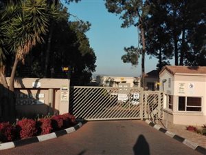2 Bed Flat in Rembrandt Park
