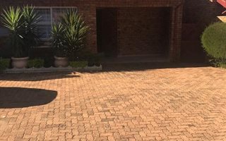 3 Bedroom Cluster in Hennopspark
