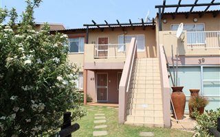 2 Bedroom Apartment in Van Der Hoff Park