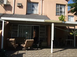 3 Bed Duplex in Arboretum