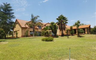 9.1 ha Farm in Rietfontein