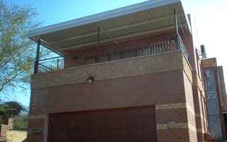 4 Bedroom House in Buffelspoort