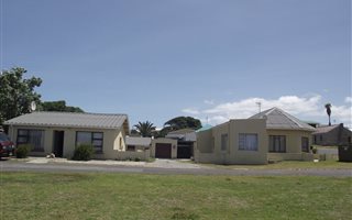 7 Bedroom House in Gansbaai and surrounds