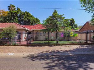 4 Bedroom House in Florauna