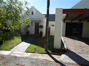 3 Bed House in Beaufort West
