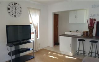 Bachelor apartment in Walmer