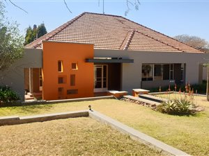 300 m² Office Space in Cresta