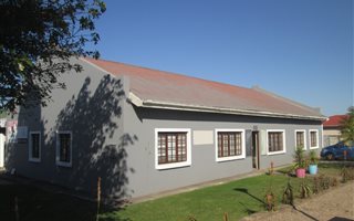 381 m² Office Space in George South