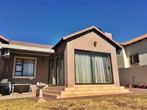 3 Bed House in Thatchfield