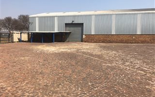 1100 m² Commercial space in New Era