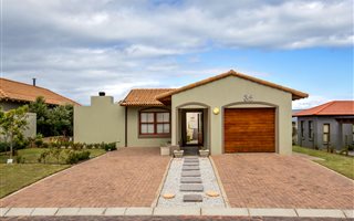 3 Bedroom House in Whale Rock