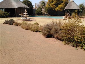 3 Bed House in Edelweiss