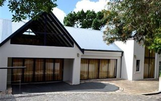 4 Bedroom House in Paradise