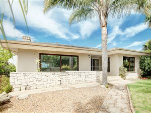 5 Bedroom House in Durbanville Hills
