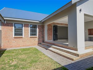 3 Bed House in Mossel Bay Central