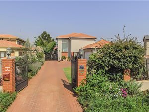 3 Bed House in Raslouw Manor