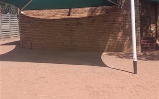3 Bedroom House in Safarituine
