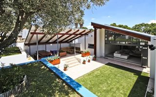 3 Bedroom House in Kensington