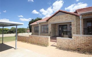 2 Bedroom Simplex in Randpark Ridge