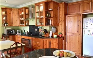 4 Bedroom House in Wembley