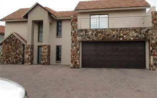 4 Bedroom House in Brooklands