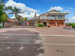 6 Bed House in Rietvalleipark